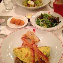 オムレツが上品