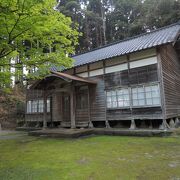 １６の寺が集まる寺院群、山の寺瞑想の道