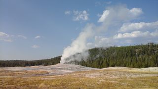 間欠泉の鑑賞をお勧め