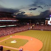 クアーズ・フィールドでのコロラド・ロッキーズ野球試合