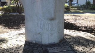 ザンギリ頭の碑です