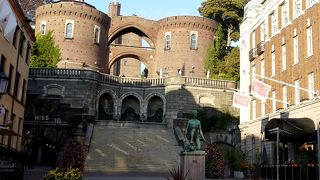 残っているのは塔だけだが，ここからの眺めはいい