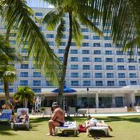 海側から見たホテル