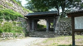 石垣が残るのみ