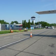 ヤシローカル空港