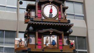 足湯にカラクリ時計