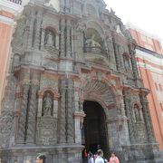 リマで最も歴史ある教会の一つ