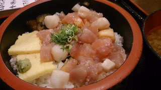 不思議な海鮮丼
