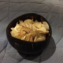 お通しのチップスも美味しい