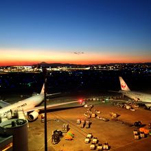 飛行機見てるだけでテンションあがる。旅行行きたい〜。