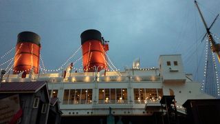 テーブルイズウェイティングはここです。