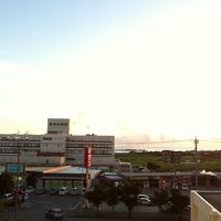 遠くに海を眺められます