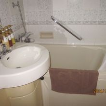 滑りとめの取っ手が付いているのは良い。