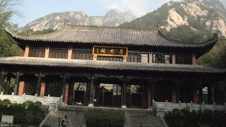 慈光閣索道は運休中なので徒歩で