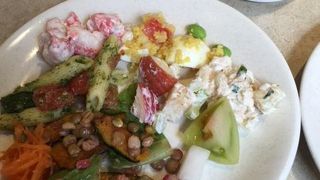 サラダの種類が豊富です