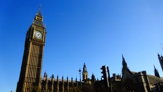 圧巻の豪奢な建物