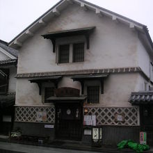 醤油蔵を活用した店舗