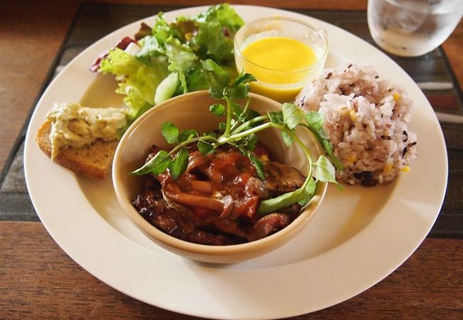 住宅街にあるお洒落なカフェ