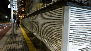 見事な練塀です