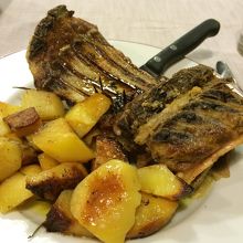 羊肉のﾛｰｽﾄとﾎﾟﾃﾄ