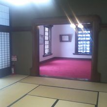 和室と洋室とが並ぶ館内の様子