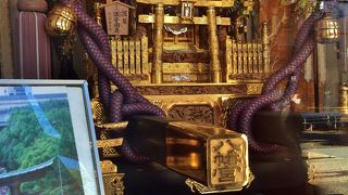 担ぐのが大変そう、大きければいいってものじゃない！