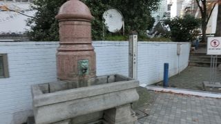 元々はロンドンの馬、犬そして人の水飲み場