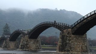 二つの顔が楽しめる名橋！