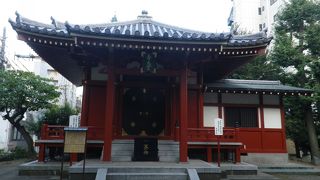浅草寺境内にある関東三弁天のひとつ
