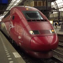 乗ったタリスは中央駅の1番奥に停車。