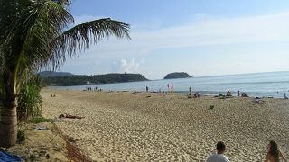 静かな広いビーチ