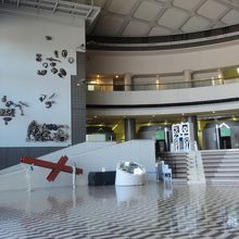 奇抜な造りのホール