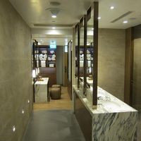 スポーツクラブのシャワールーム