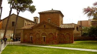 ガッラ・プラチーディア廟のモザイク画。