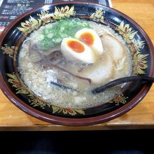 ラーメン580円。フリー誌のクーポンで味玉無料。