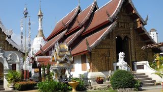 ターペー通りの寺院