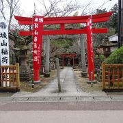松江城山公園内の神社
