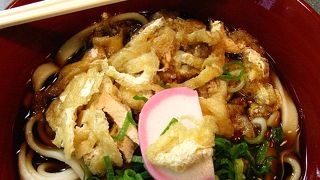 壷屋の立食い､"かけ"でも刻み油揚げたっぷり。