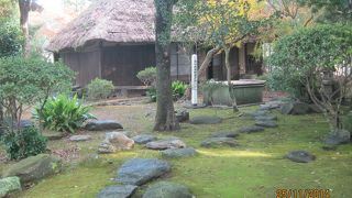 内藤記念館庭園