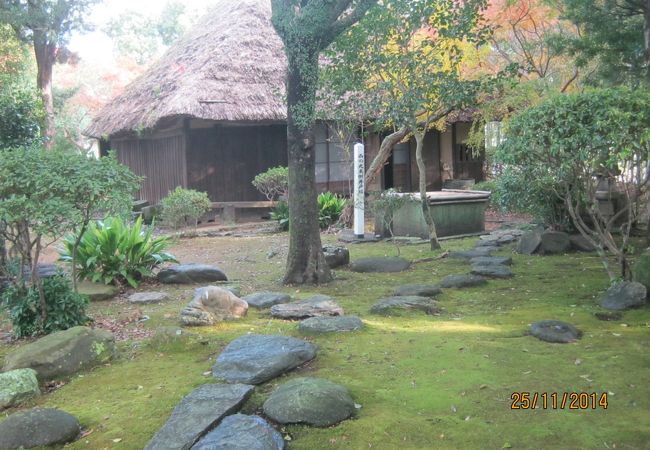 かつての延岡城の西の丸の庭園です。