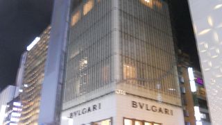 レストランとバーもあります