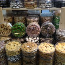 気になるけど量が多いのでやめたお菓子達。