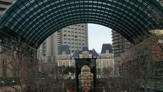 駅からちょっと歩きます・・・