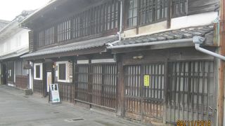 明治・大正・昭和を通して文学活動に生きました。