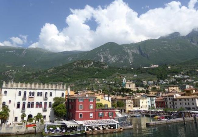 ガルダ湖で最も美しい城下町です♪