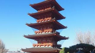 立派な五重塔です