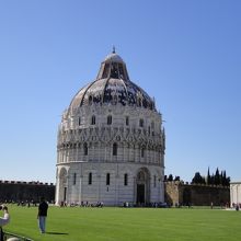 斜塔で有名な広場