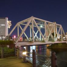 汽車道にかかる橋