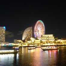 大観覧車と屋形船