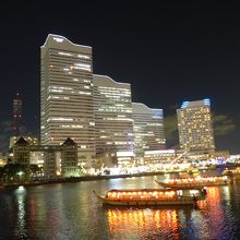 クィーンズタワー方面の夜景
